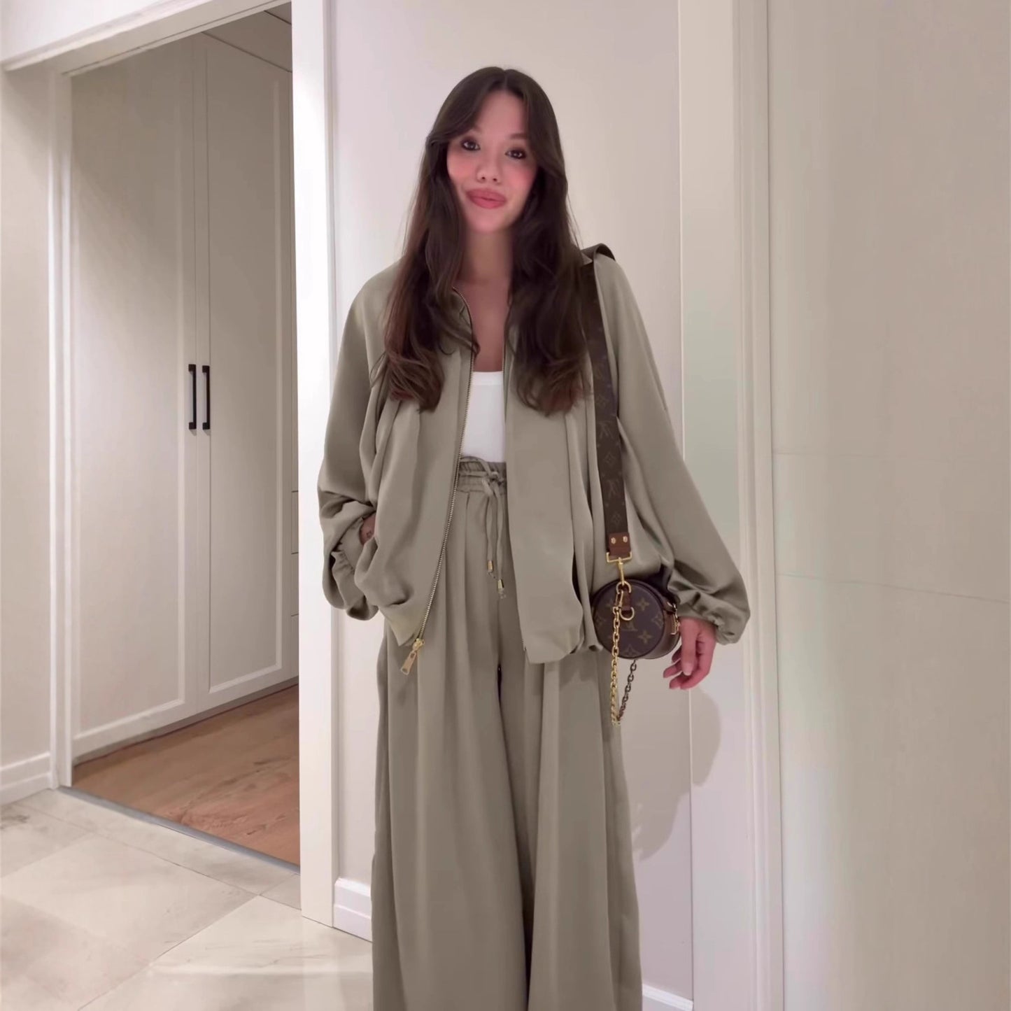 Flip collar long sleeved jacket and long pants 2-piece set