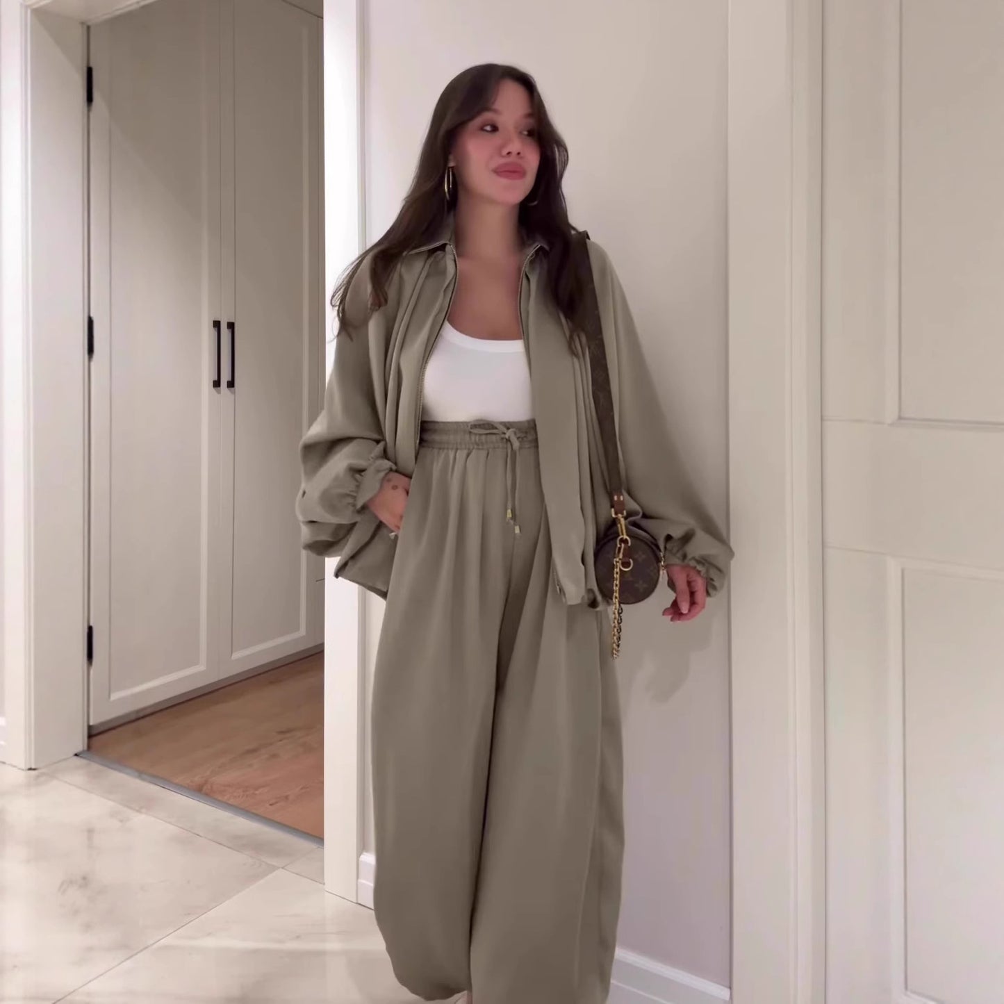 Flip collar long sleeved jacket and long pants 2-piece set